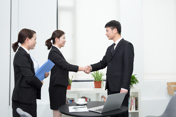 績效溝通：及時(shí)反饋，解決績效問題