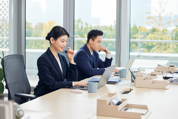 客戶關(guān)系管理：建立長(zhǎng)期、穩(wěn)定的客戶關(guān)系