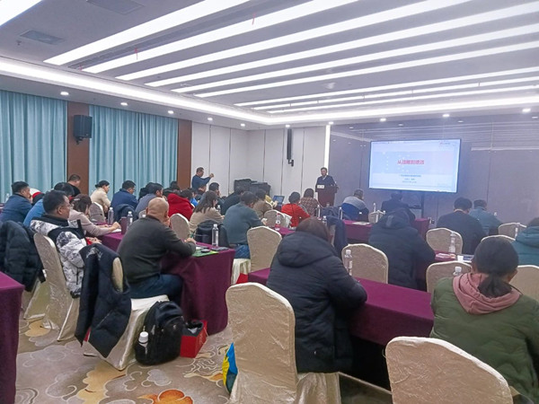 無錫市社區(qū)商會——勤新商會攜手正睿咨詢集團為企業(yè)家賦能充電！