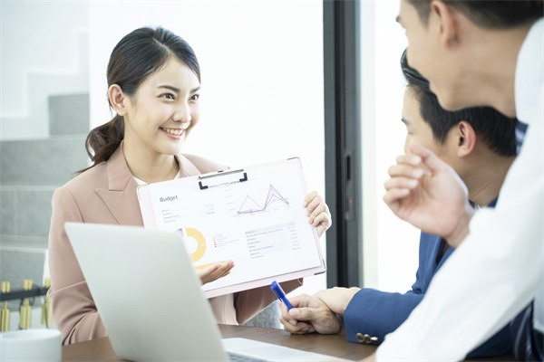 績效評估與反饋：客觀評估，持續(xù)改進(jìn)