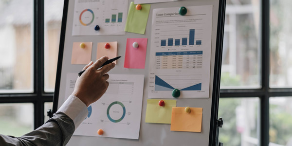 深化集團(tuán)管控機(jī)制改革，推動(dòng)可持續(xù)發(fā)展戰(zhàn)略實(shí)施