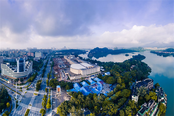 管理咨詢?nèi)绾沃φ貞c中小企業(yè)突破發(fā)展瓶頸？