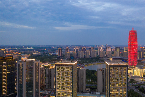 管理咨詢?nèi)绾沃︵嵵葜行∑髽I(yè)突破發(fā)展瓶頸？