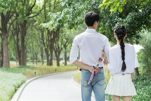 廣東一公司發(fā)錢(qián)鼓勵(lì)員工談戀愛(ài)，品牌營(yíng)銷(xiāo)怎么看？