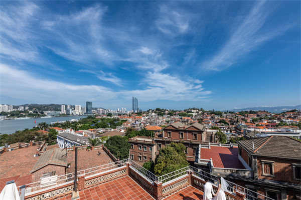 廈門企業(yè)深陷同質(zhì)化競(jìng)爭(zhēng)泥沼，廈門戰(zhàn)略咨詢公司如何助力破局？
