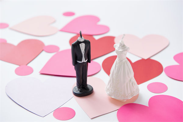 5月10日起結(jié)婚離婚不需要戶口本，人力資源怎么看？