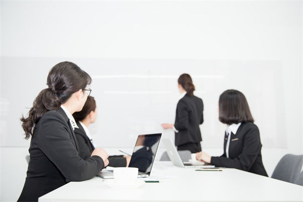 人力資源該管控還是賦能？多數(shù)企業(yè)都踩錯了管理節(jié)奏！