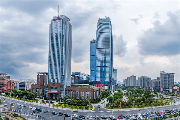 集團(tuán)子公司各自為戰(zhàn)內(nèi)耗嚴(yán)重，東莞集團(tuán)管控咨詢公司能協(xié)助解決嗎？